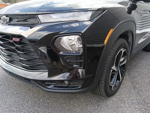 Used 2022 Chevrolet TrailBlazer RS w/ Sun and Liftgate Package image 9