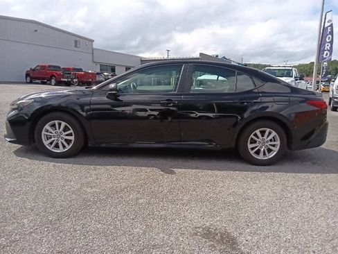 Used 2025 Toyota Camry LE FWD image 6