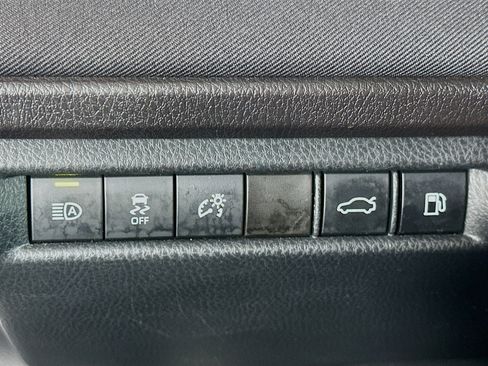 Used 2025 Toyota Camry LE image 17