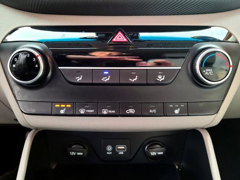 Used 2011 Ford Edge SE image 13