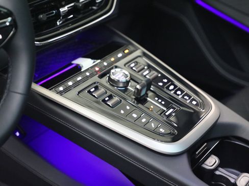 New 2026 Aston Martin DBX 707 image 24