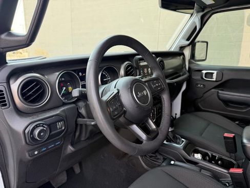 Used 2023 Jeep Wrangler Unlimited w/ Cold Weather Group AWD/4WD image 18