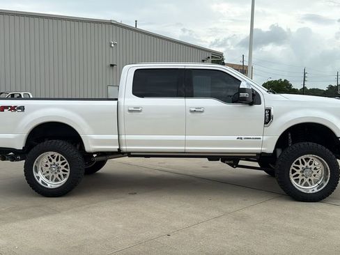 Used 2019 Ford F250 Platinum w/ Platinum Ultimate Package AWD/4WD image 6