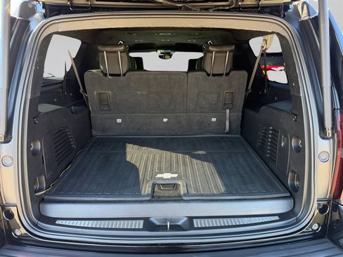 Used 2020 Chevrolet Suburban LT image 26