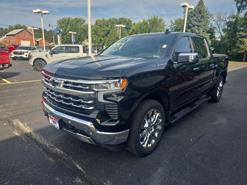 Used 2023 Chevrolet Silverado 1500 LTZ w/ Technology Package image 4