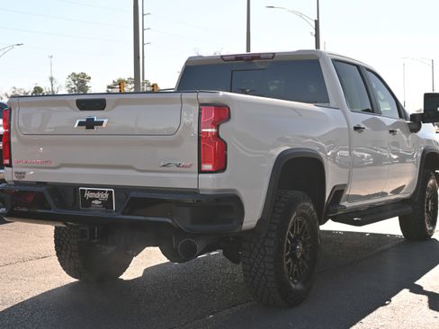Used 2026 Chevrolet Silverado 2500 ZR2 image 11