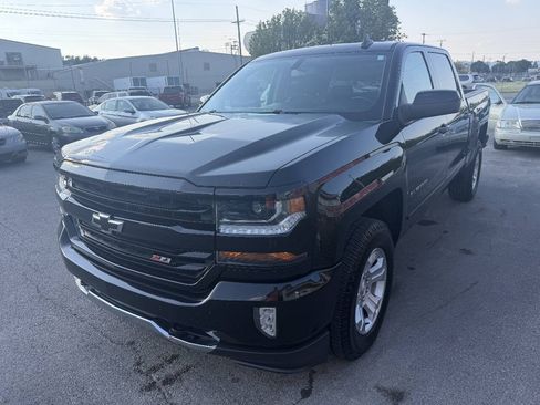 Used 2018 Chevrolet Silverado 1500 LT w/ All Star Edition AWD/4WD image 4