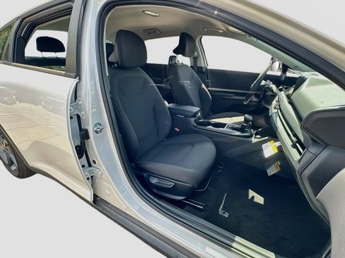 New 2026 Kia K4 FWD image 25