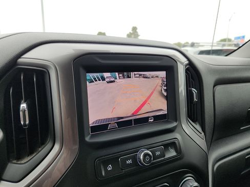 Used 2024 Chevrolet Silverado 1500 Custom image 18