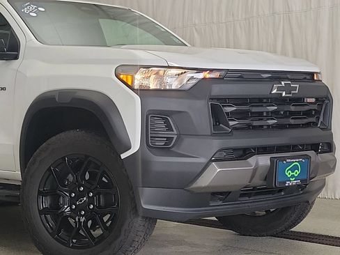 Certified 2024 Chevrolet Colorado Trail Boss w/ LPO, Dark Essentials Package AWD/4WD image 6