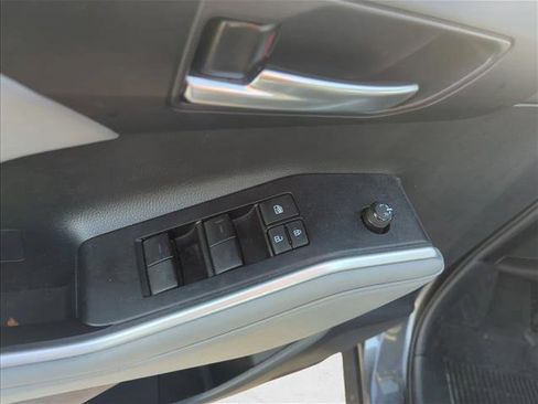 Certified 2023 Toyota Highlander XLE image 8