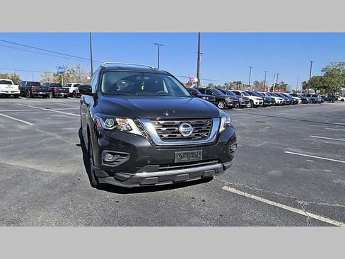 Used 2020 Nissan Pathfinder S image 19