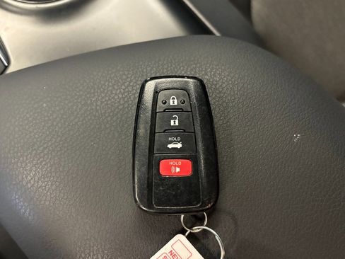 Used 2019 Toyota Camry LE w/ Convenience Package image 16