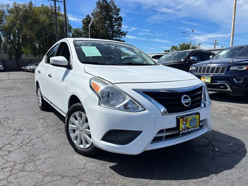 Used 2018 Nissan Versa SV FWD image 1