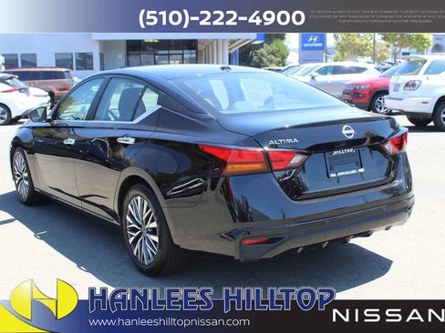 Used 2025 Nissan Altima 2.5 SV FWD image 9
