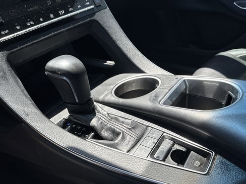 Used 2019 Toyota Avalon Touring FWD image 22