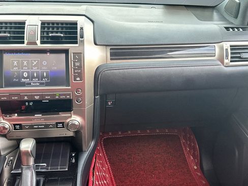 Used 2021 Lexus GX 460 Premium w/ Premium Package image 29