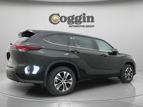 Certified 2026 Toyota Highlander XLE AWD/4WD image 25