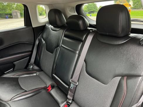 Used 2019 Jeep Compass Trailhawk AWD/4WD image 24