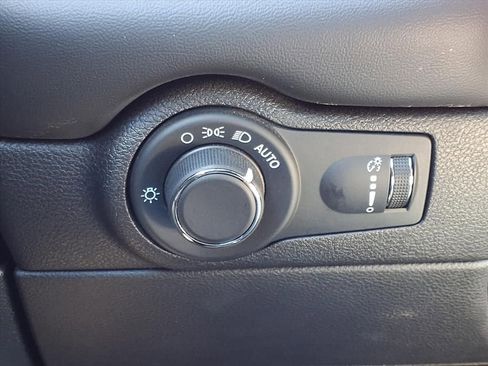 Used 2024 Dodge Durango GT image 18