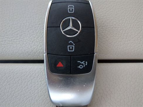 Used 2021 Mercedes-Benz GLE 450 4MATIC image 31