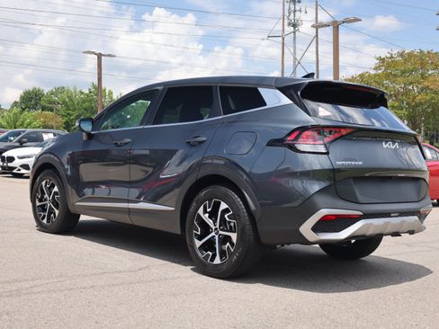 Used 2024 Kia Sportage EX FWD image 3