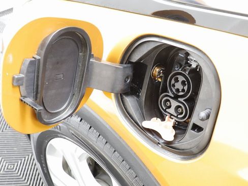 Used 2017 Chevrolet Bolt LT image 15