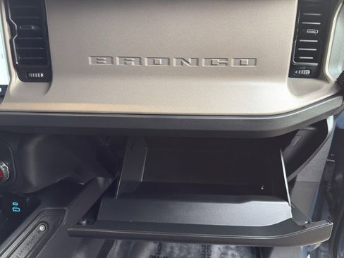 New 2025 Ford Bronco Outer Banks w/ Black Appearance Package image 36