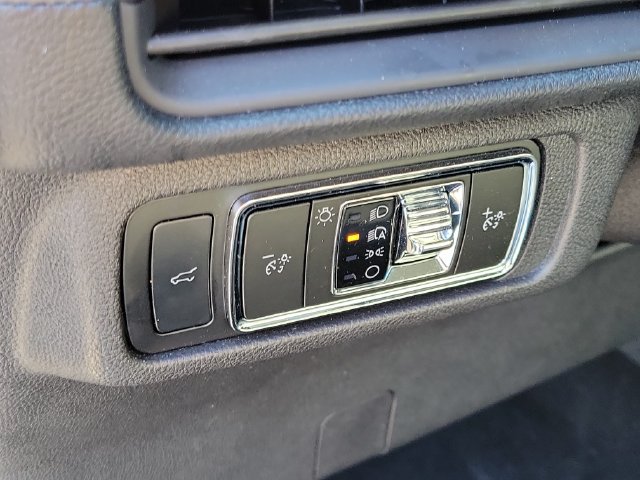 Used 2025 Lincoln Corsair AWD w/ Equipment Group 101A image 10