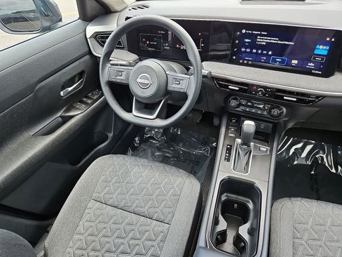 Used 2026 Nissan Kicks SV w/ SV Premium Package FWD image 10
