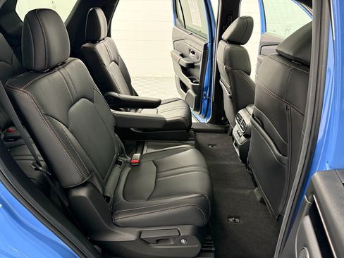 Used 2025 Honda Pilot TrailSport image 15