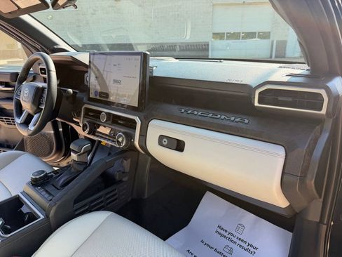 Certified 2025 Toyota Tacoma Limited AWD/4WD image 45