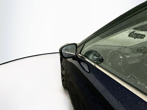 Used 2024 Mitsubishi Outlander SE image 16