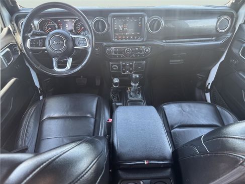 Used 2019 Jeep Wrangler Unlimited Sahara AWD/4WD image 18