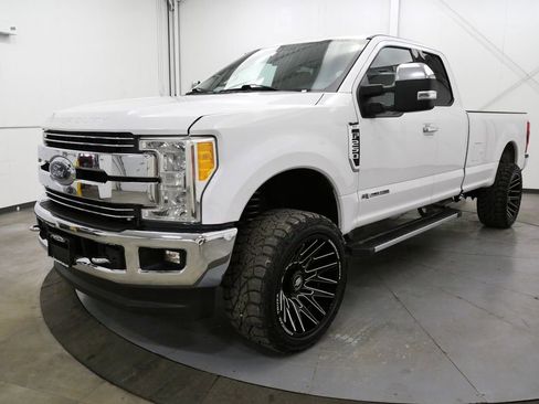 Used 2021 Ford F250 XLT w/ XLT Premium Package image 3
