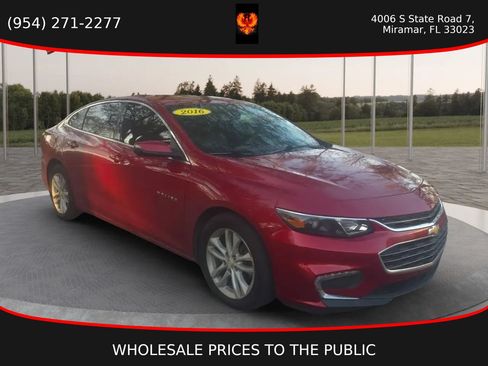 Used 2016 Chevrolet Malibu LT w/ Leather Package FWD image 3