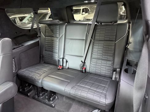 Used 2022 Cadillac Escalade ESV Sport Platinum w/ Heavy-Duty Trailer Package image 27