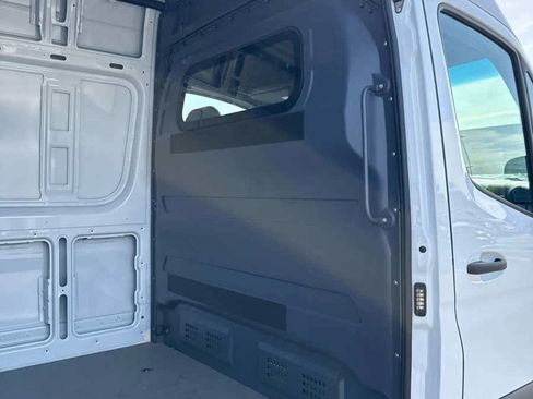 Certified 2025 Mercedes-Benz Sprinter 2500 image 18