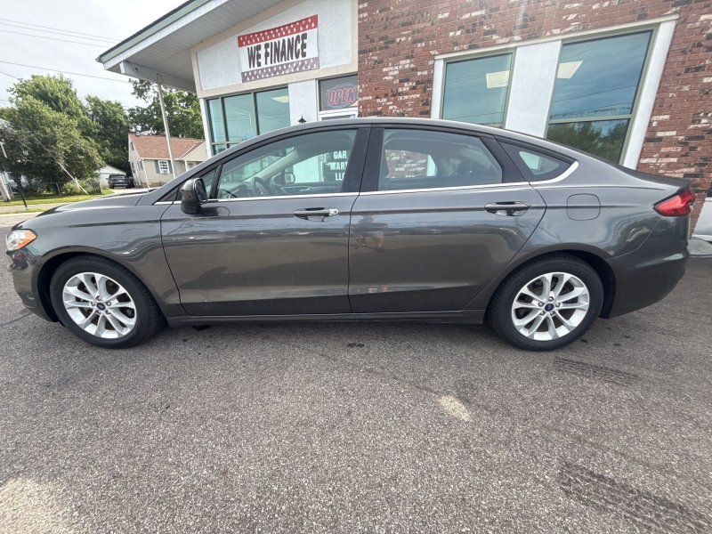 Used 2020 Ford Fusion SE FWD image 8