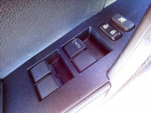 Used 2017 Toyota Corolla L image 11