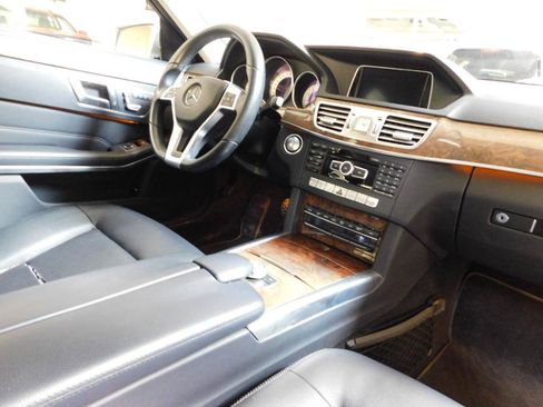 Used 2014 Mercedes-Benz E 350 4MATIC Sedan image 16