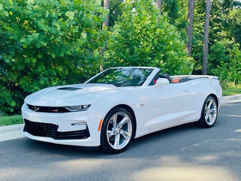 Used 2022 Chevrolet Camaro SS RWD image 1