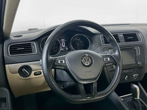 Used 2017 Volkswagen Jetta SE FWD image 18