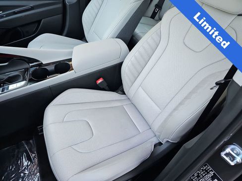 Used 2025 Hyundai Elantra Limited image 15