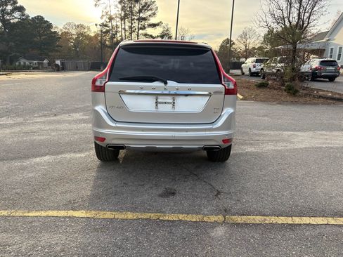 Used 2015 Volvo XC60 T5 image 3