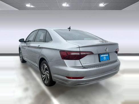 Used 2021 Volkswagen Jetta SEL image 3
