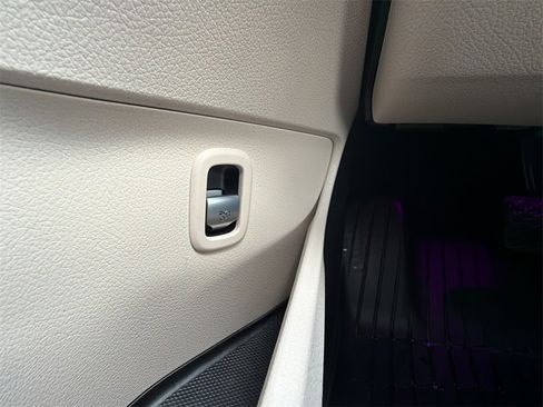 Used 2022 Mercedes-Benz C 300 C 300 image 40