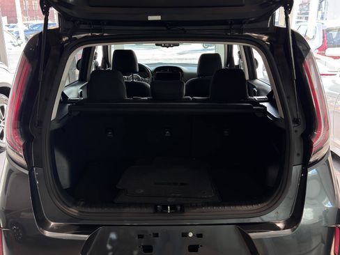 Used 2023 Kia Soul EX image 8