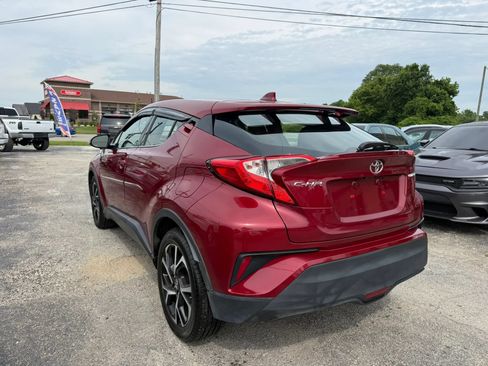 Used 2019 Toyota C-HR Limited FWD image 4