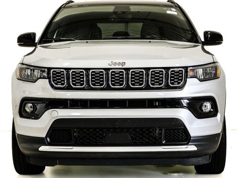Used 2025 Jeep Compass Limited AWD/4WD image 2